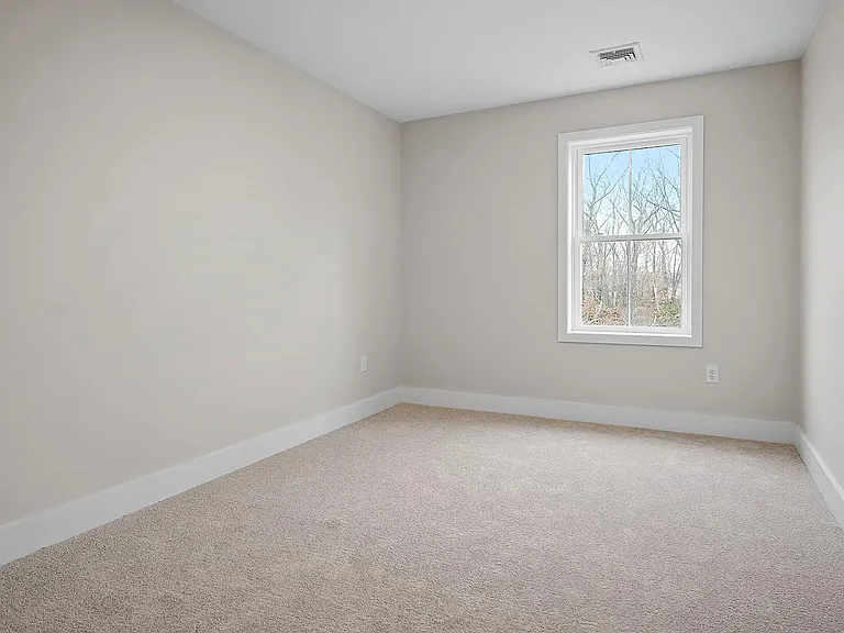 129 Graystone St — Photo 19