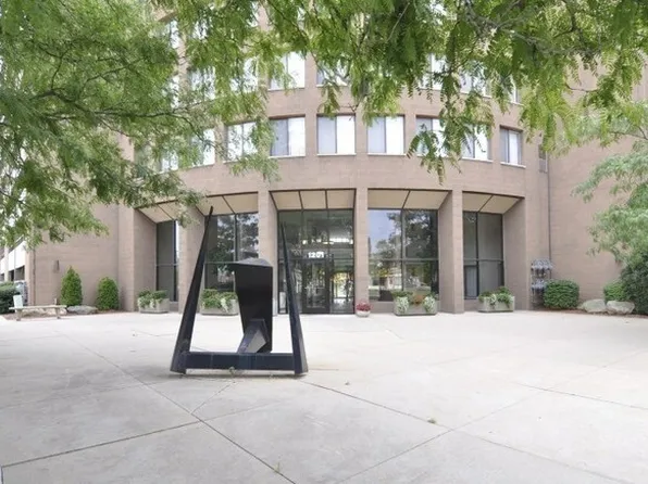 Park Plaza Apartments, 1201 Fort St #Cc52fc39d, Lincoln Park, MI 48146