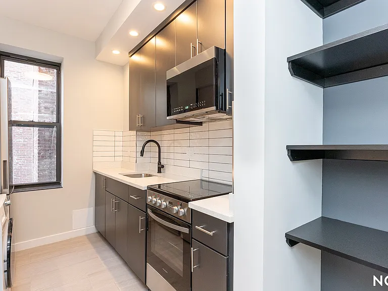 66-10 Grand Ave #C4 — Photo 9