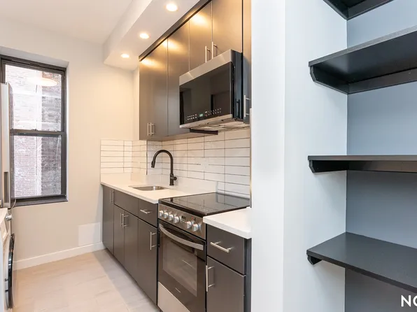 66-10 Grand Avenue image 6 of 20