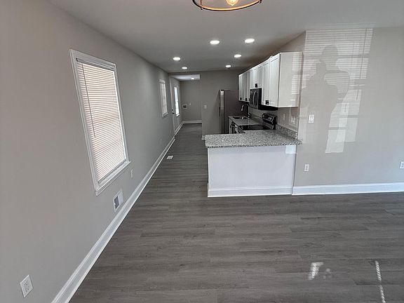 5th image of 4412 Green Spring Dr