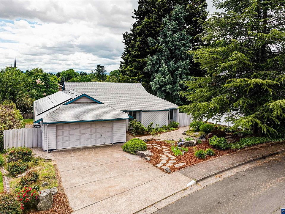 1st image of 2828 NW Angelica Dr