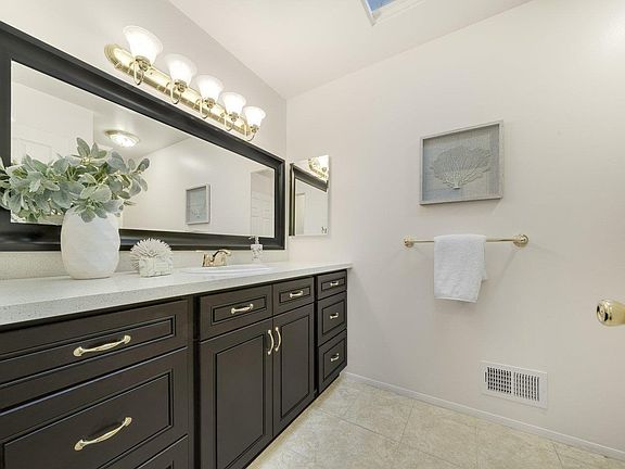 5th image of 1270 Albion Ln