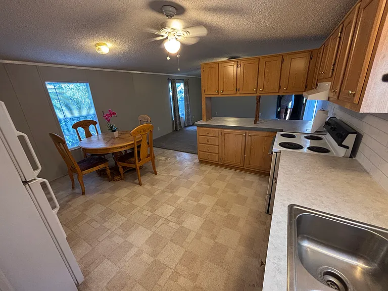 439 Harbour Way — Photo 6
