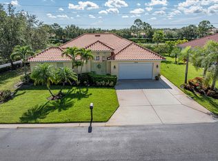 5837 Pine Ridge Cir, Vero Beach, FL 32967