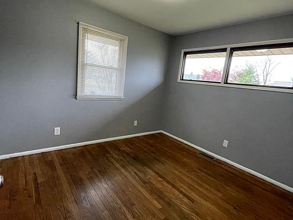 4th image of 2332 Ashley Dr