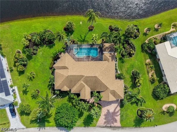 11928 King James Ct, Cape Coral, FL 33991
