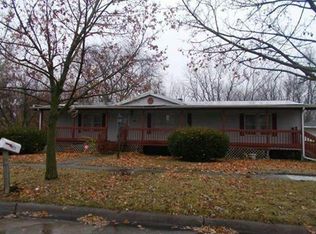 411 Norwood Dr, Monroe, MI 48161