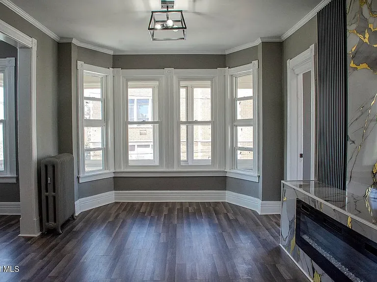 2032 Euclid Ave — Photo 1