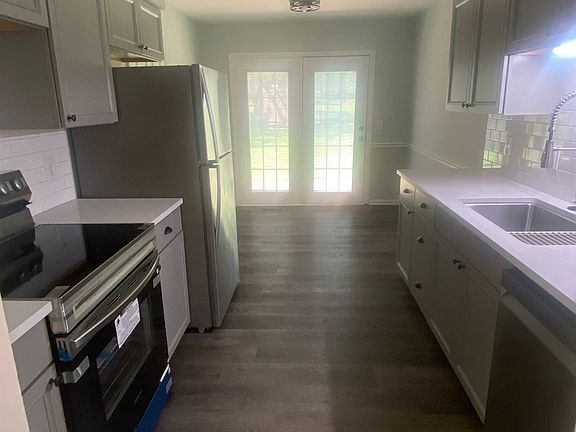 2nd image of 1009 Dortch Ln