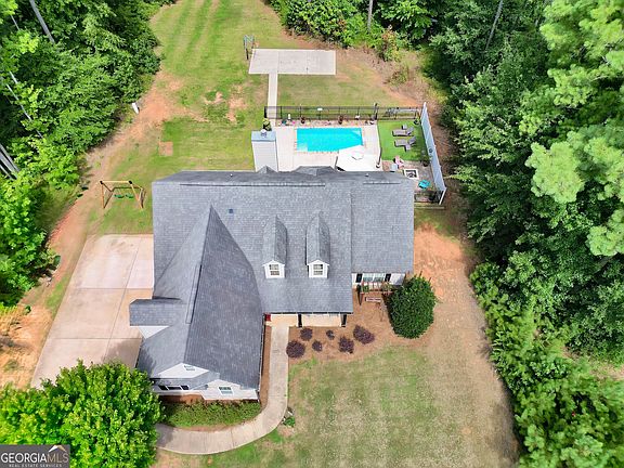 2nd image of 309 Helena Pl