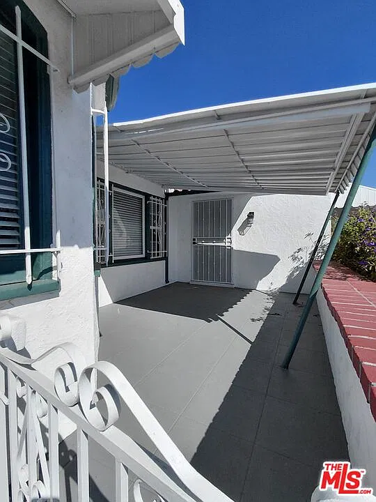 2 bed, 2.0 bath, 1360 sqft, $3,950 — Photo 3