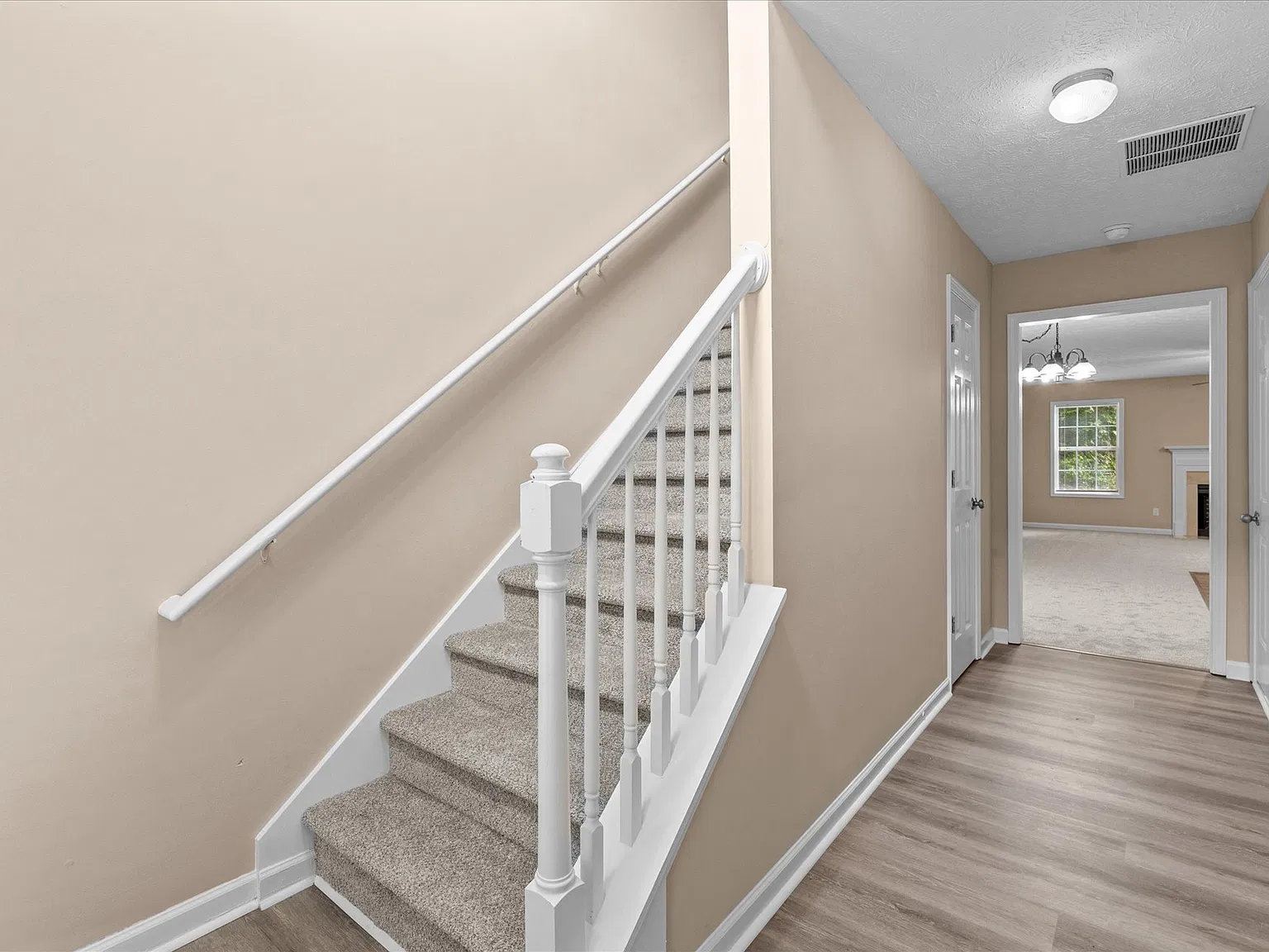 3 bed, 2.5 bath, 1524 sqft, $1,525 — Photo 4