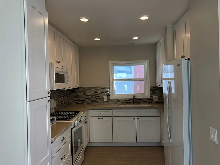 1526 W Oceanfront — Photo 5