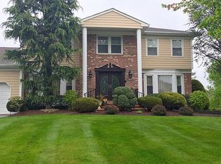18 Burlington Dr, Marlboro, NJ 07746