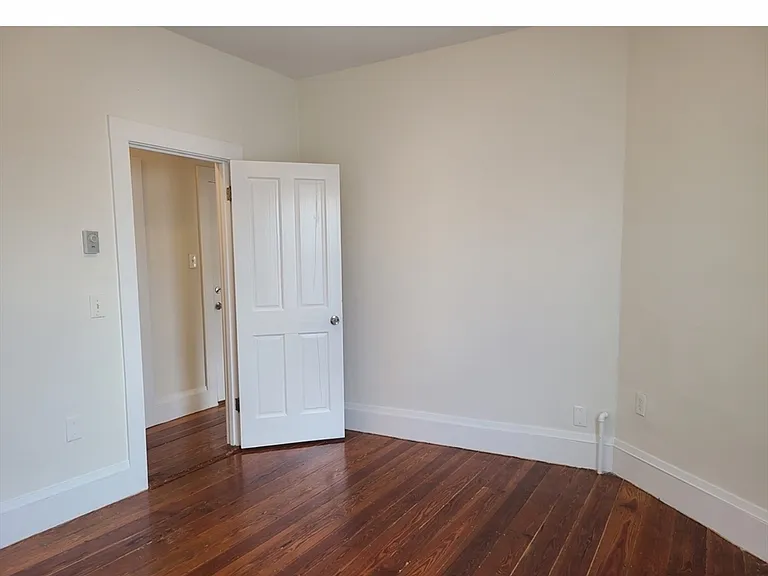 27 Buttonwood St #3 — Photo 2