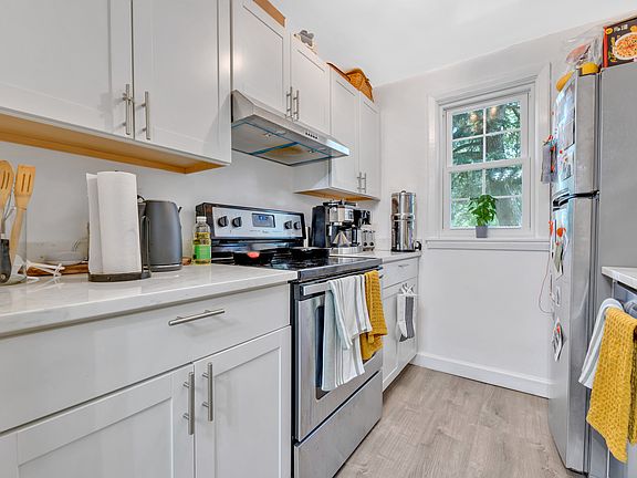 5th image of 806 S Arlington Mill Dr APT 201