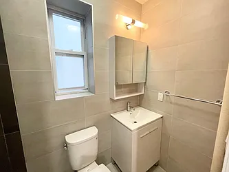 Rented by R New York