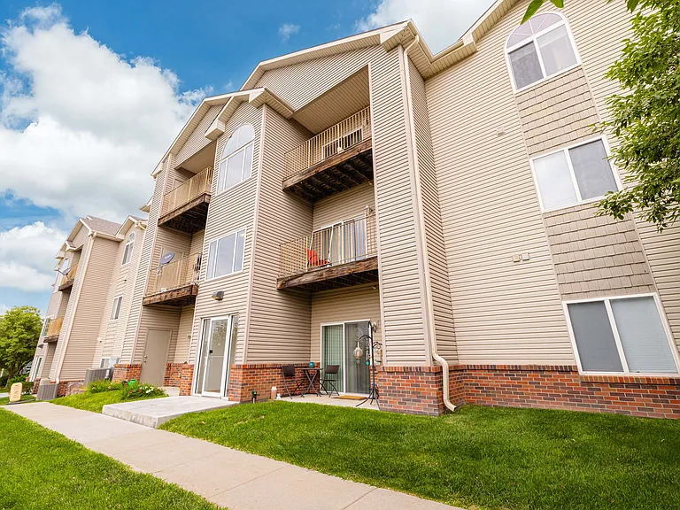 Gateway Park Apartments — Photo 10