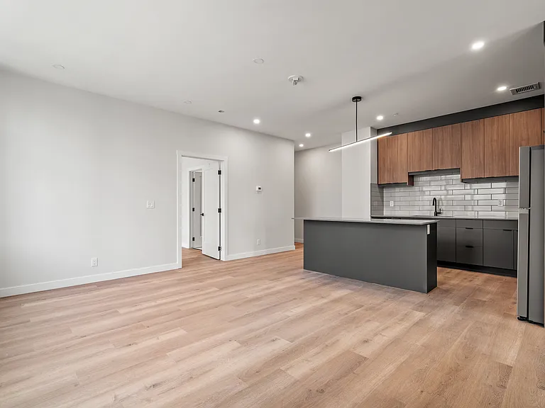736 8th Ave SW — Photo 64