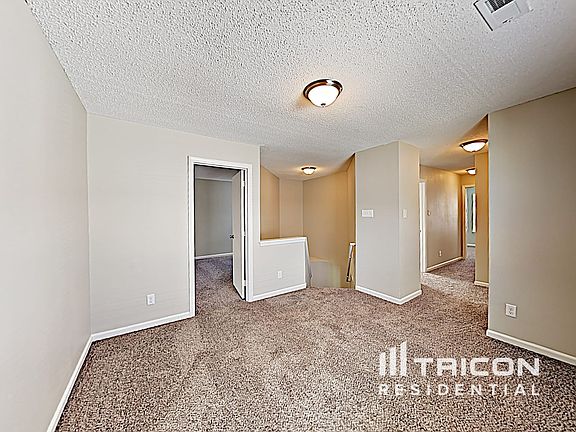 4th image of 4533 Connaught Dr E