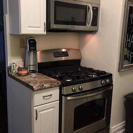 Gas Range & Microwave Oven