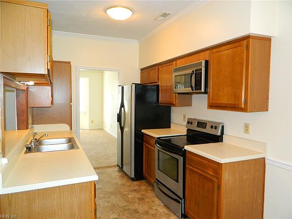 5th image of 514 S Lake Cir
