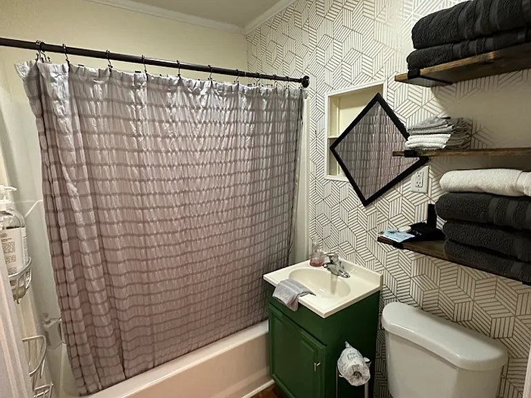 604 Wheeler St — Photo 3