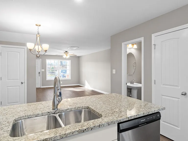 955 Big Sky Dr #H — Photo 11