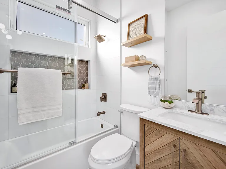 2354 E Poppy St — Photo 19