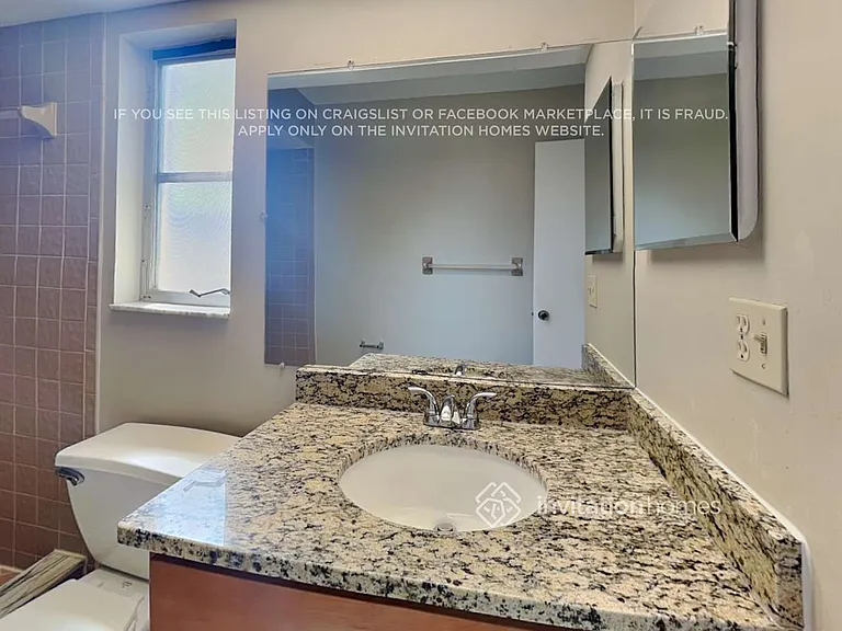1030 Oakwood Dr — Photo 4