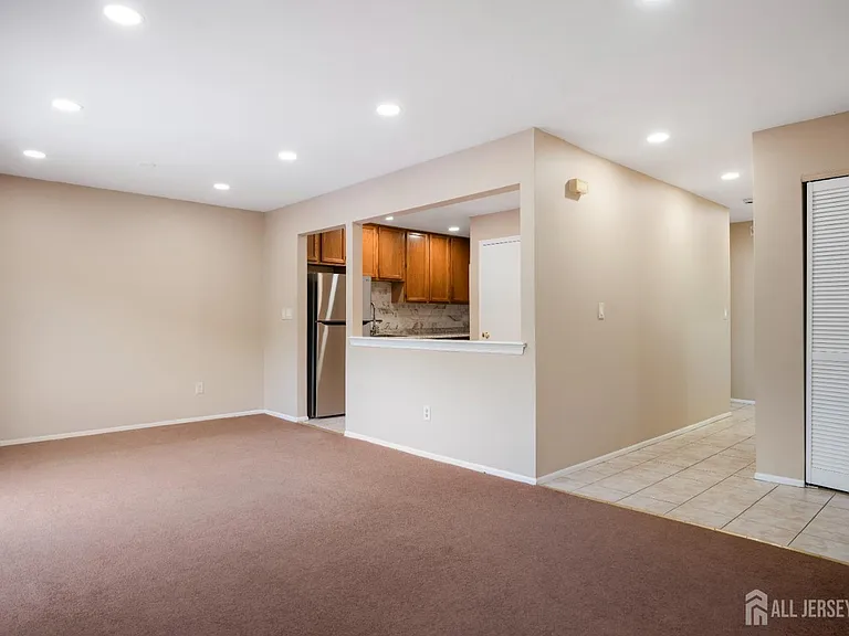 4410 Birchwood Ct — Photo 3