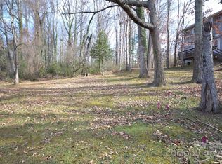 99999 London Rd, Asheville, NC 28803