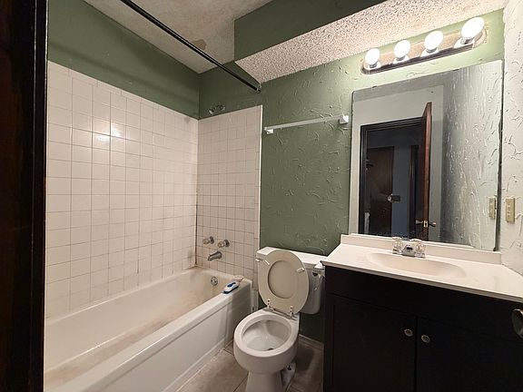 5th image of 7504 S Sherwood Ave APT 16