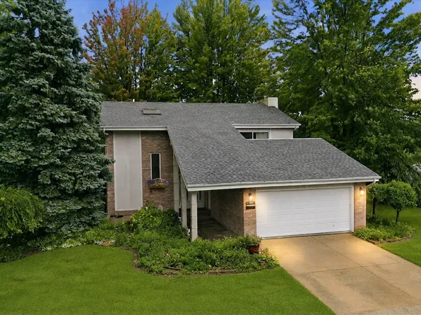 24605 S Stone Ridge Ln, Crete, IL 60417