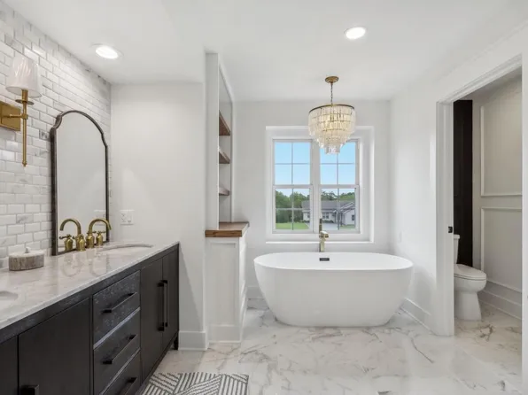 6420 375th AVENUE, Burlington, WI 53105