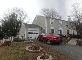 217 Perrywinkle Ln, Gaithersburg, MD 20878
