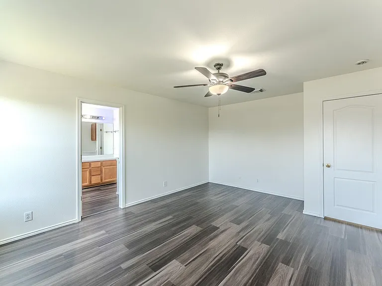 1339 Diamond Blf — Photo 10