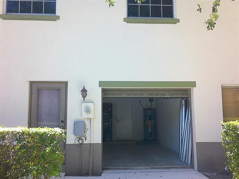 2nd image of 2193 SE Grand Dr