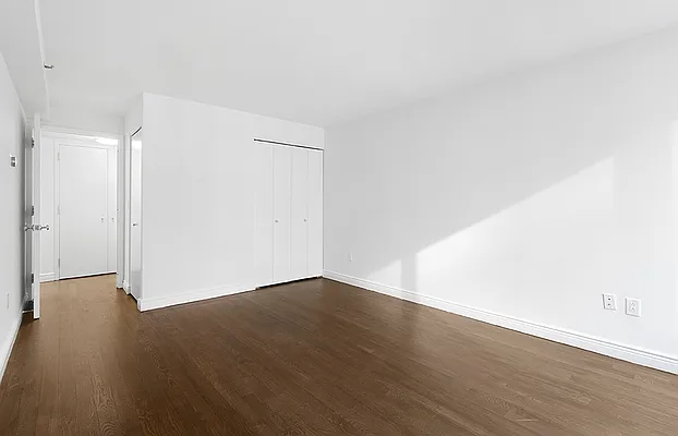 Rented by Mirador Real Estate | media 21