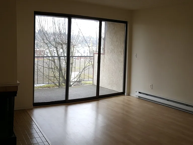 Cresswell Apartments — Photo 8