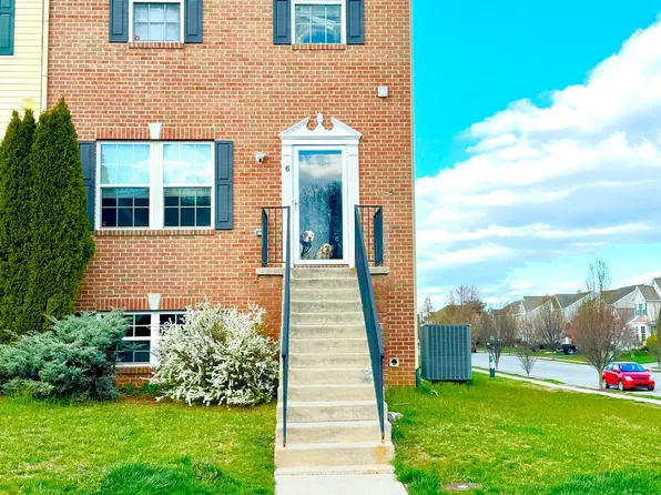 6 Riparian Ln, Ranson, WV 25438