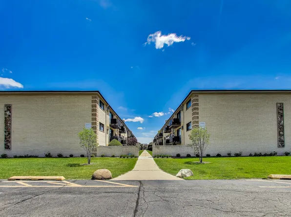 5113 N East River Rd Unit 1M, Chicago, IL 60656