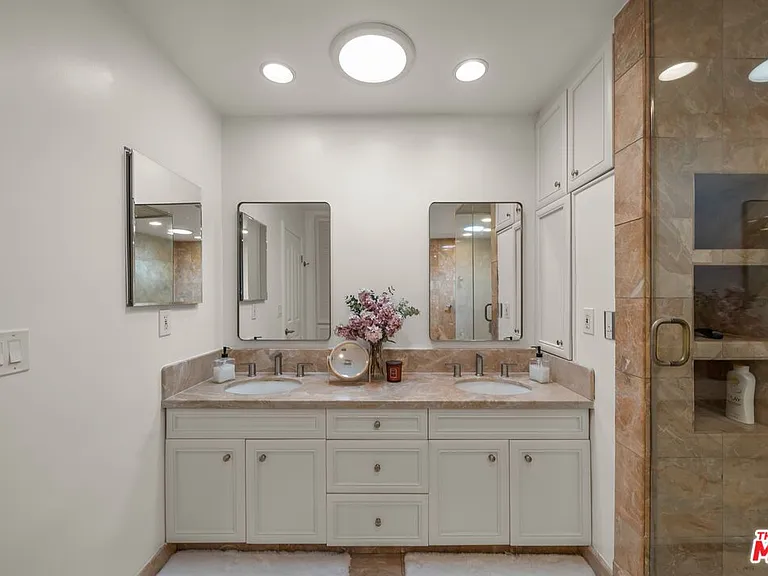 9023 Alto Cedro Dr — Photo 44