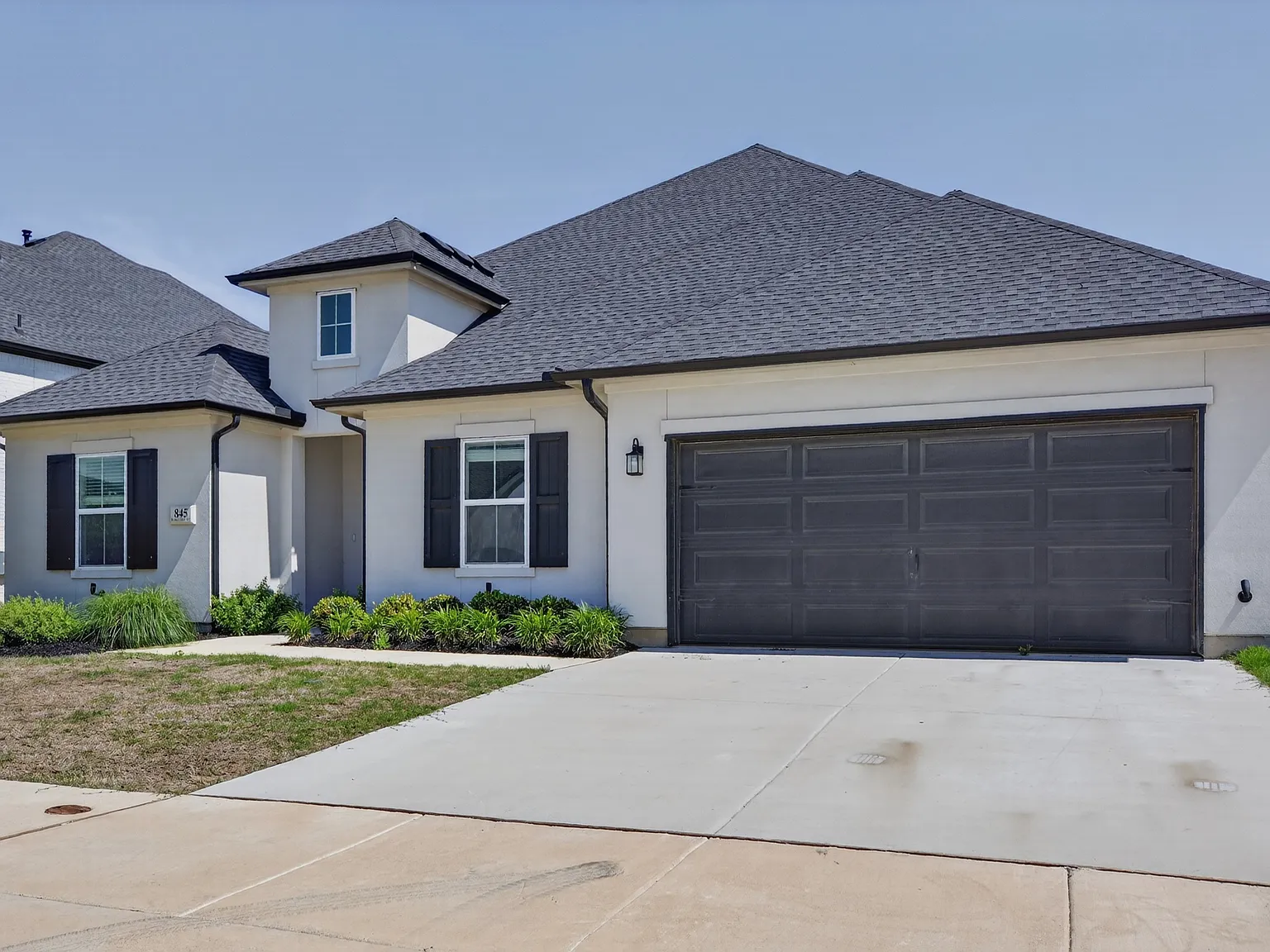 4 bed, 2673 sqft, $3,400 — Photo 1