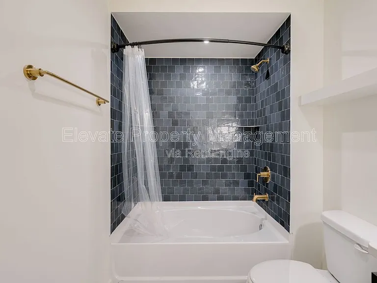 844 NW 43rd St #202 — Photo 30