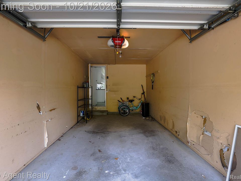 24451 Meadow Bridge Dr, photo 17