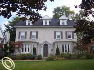 600 Rivard Blvd, Grosse Pointe, MI 48230