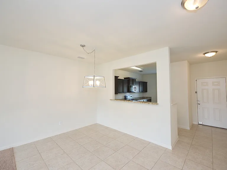 152 Curt St — Photo 4