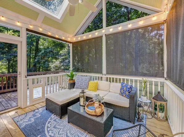 104 Hillcrest Ave, Carrboro, NC 27510